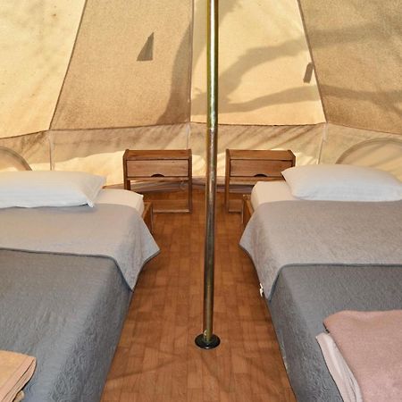 Camping Oliana Экстерьер фото