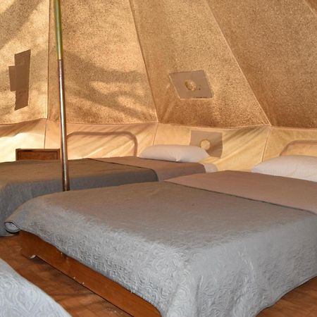 Camping Oliana Экстерьер фото