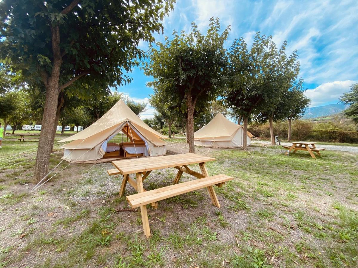 Camping Oliana Экстерьер фото
