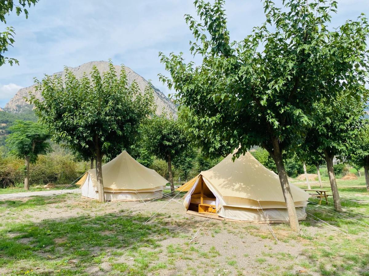 Camping Oliana Экстерьер фото
