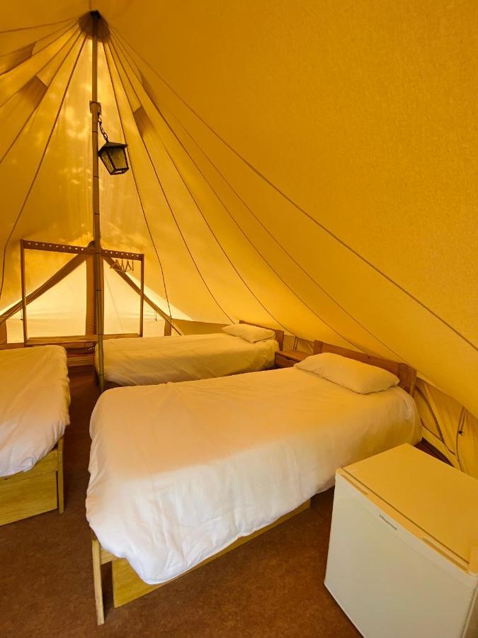 Camping Oliana Экстерьер фото