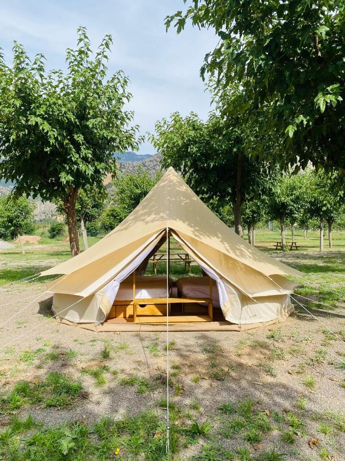 Camping Oliana Экстерьер фото
