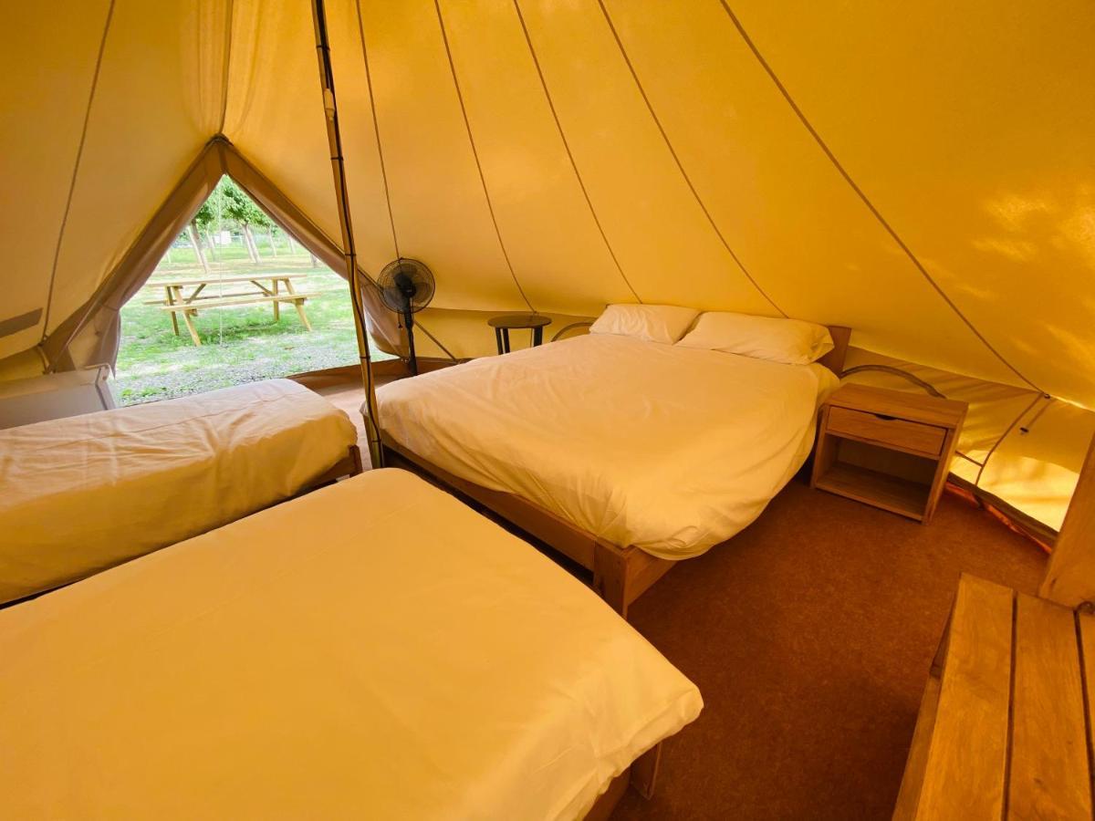 Camping Oliana Экстерьер фото