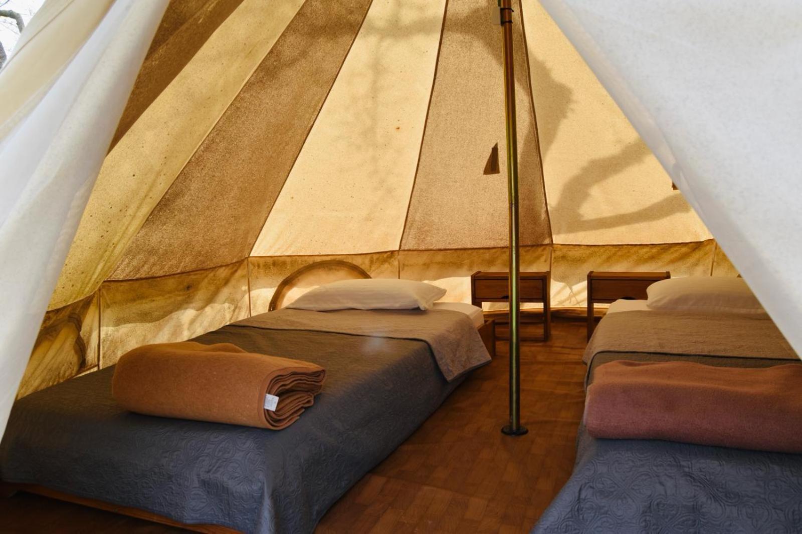 Camping Oliana Экстерьер фото