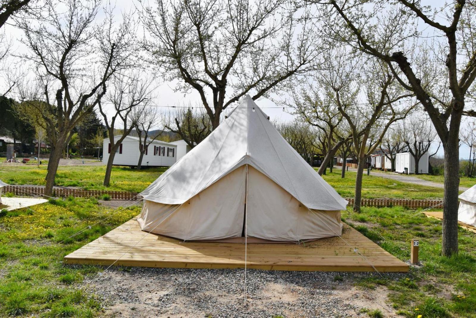 Camping Oliana Экстерьер фото