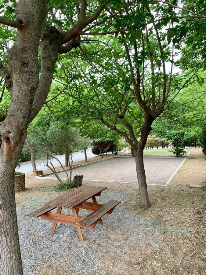 Camping Oliana Экстерьер фото